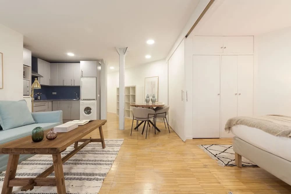Bright & cosy studio in Puerta del Sol by Allô Housing. - photo 5