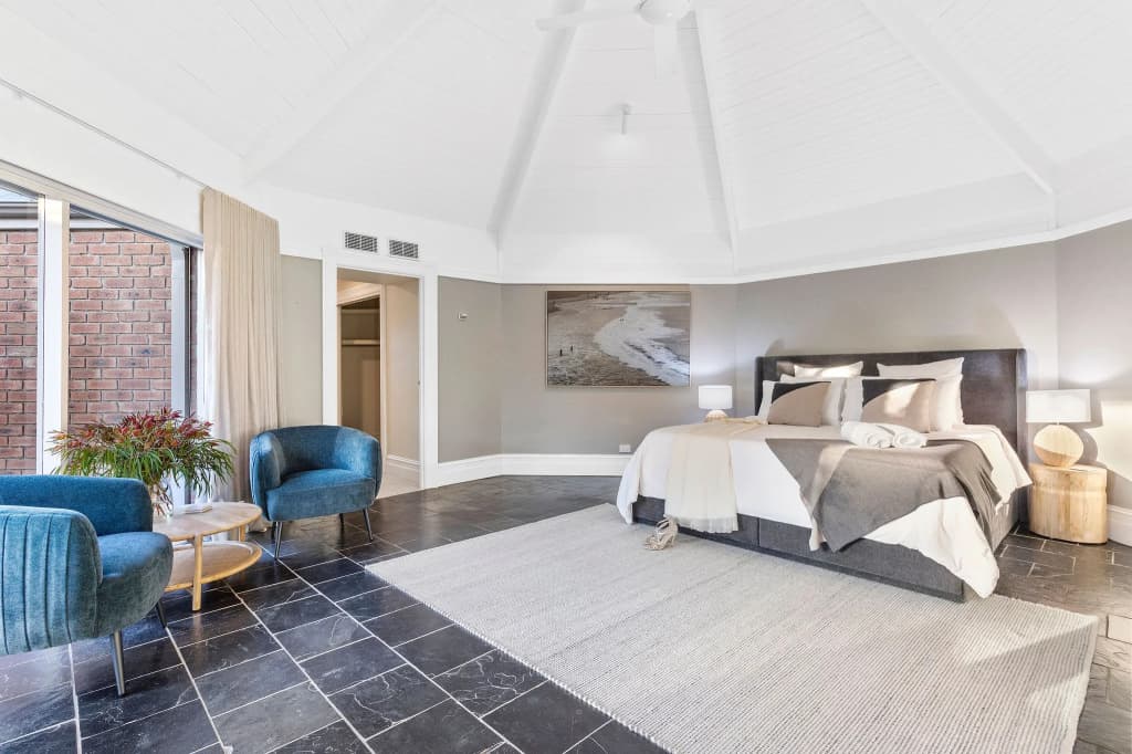 Tranquil Estate With Pool Heated Spa Gardens - photo 4