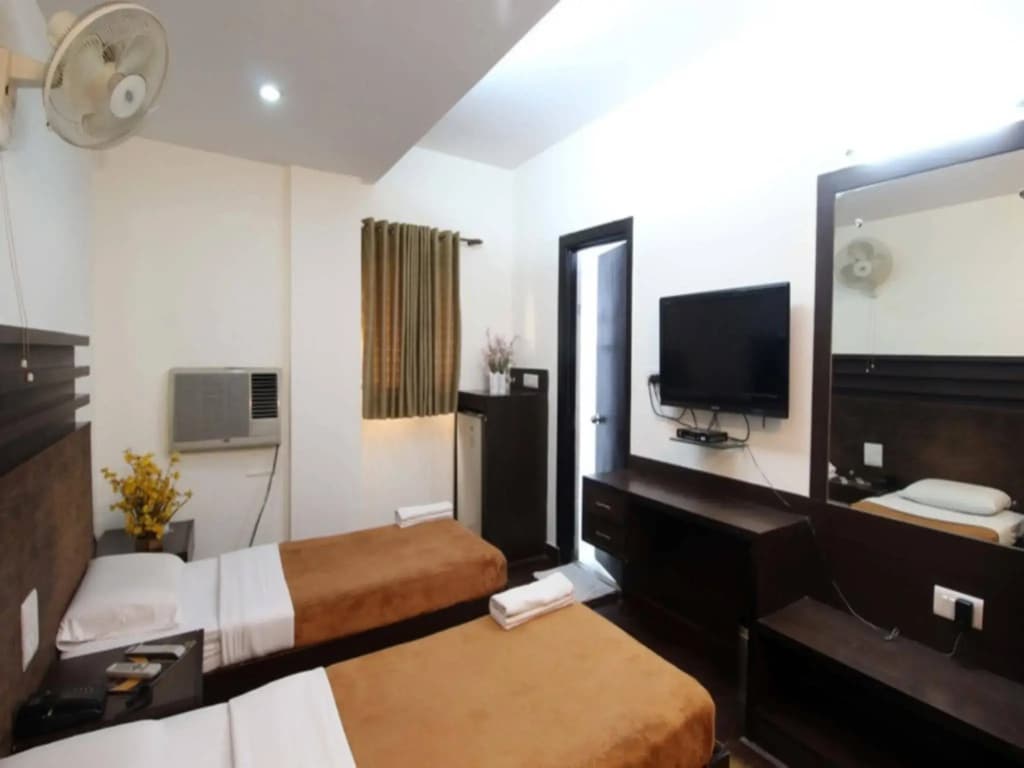 Hotel Aman Deluxe - photo 7