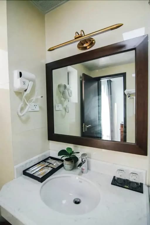 Top One Halong Hotel - photo 8
