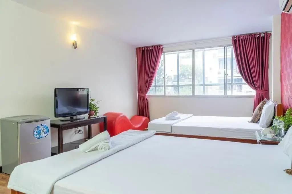 Long Son Hotel - photo 5