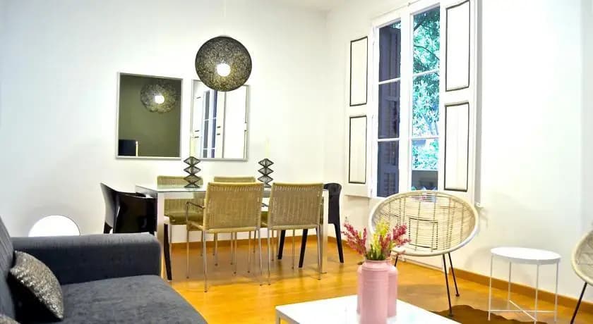 KM Rocafort Apartment - photo 1