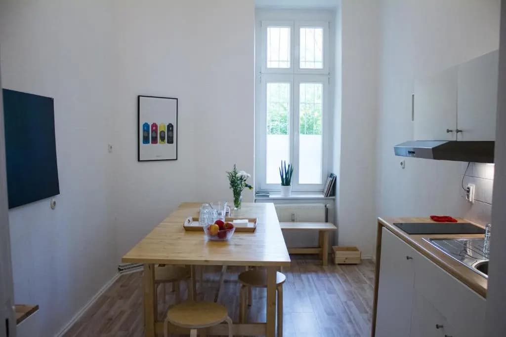 Central , 3 Rooms in Frankfurter Tor - photo 3