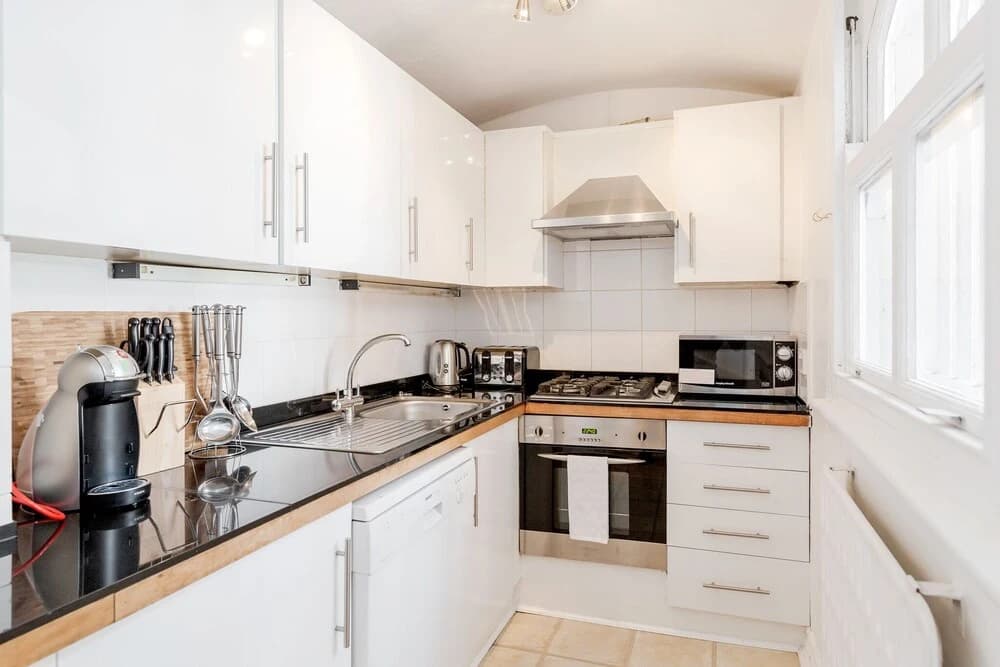 Earls Court Road Apartments - photo 15