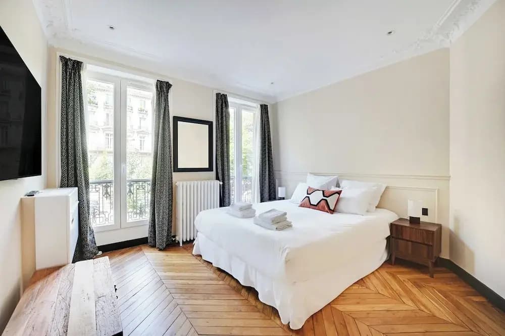 Charming apt - 2br/6p - Ternes/ Arc de Triomphe - photo 2