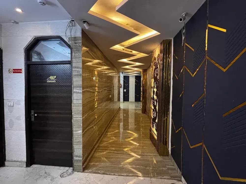 Hotel Akash Continental - photo 10
