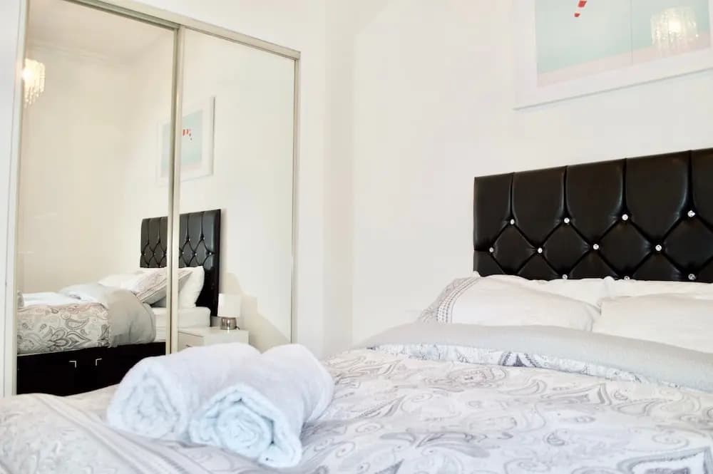 Bright And Modern 1 Bedroom Flat - main photo