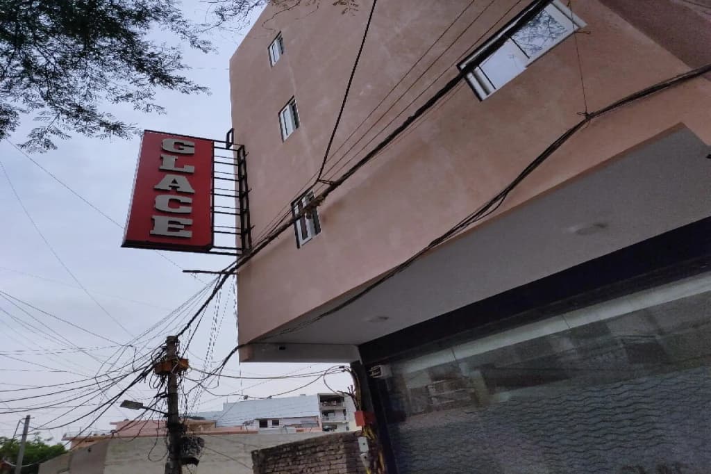 OYO 80949 Hotel Glace - main photo