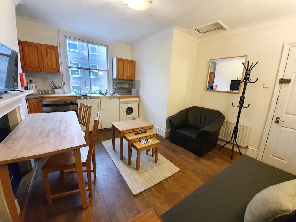 Old Street Apartments - photo 17