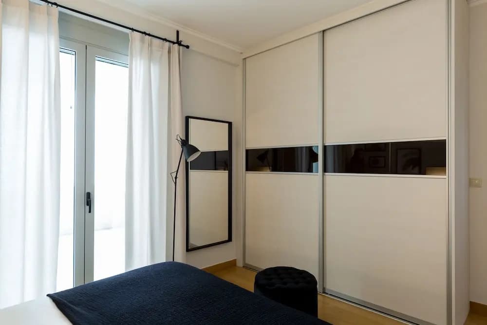 UPSTREET Stylish & Spacious 2BD Apt-Thiseio - photo 2