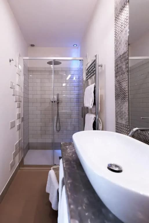 Trevi Contemporary Suite - photo 16
