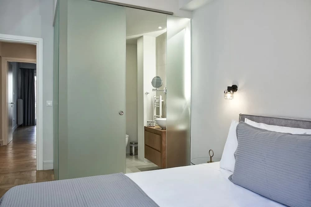 Ilisia Park Contemporary 2BD Condo - photo 5