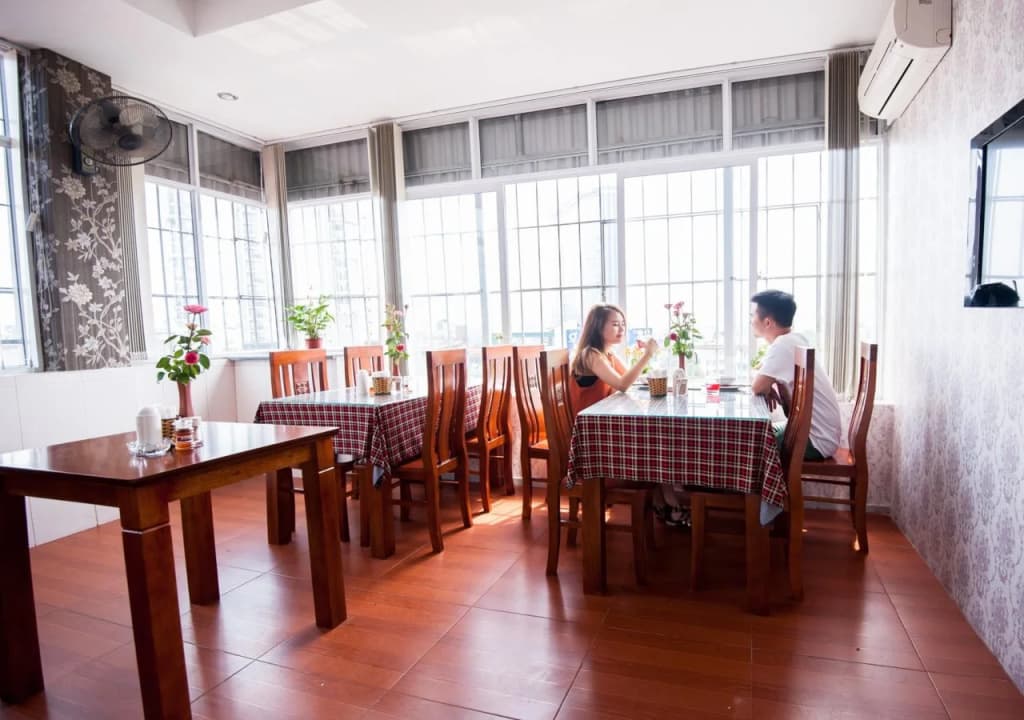Phu Nhuan Hotel - photo 11