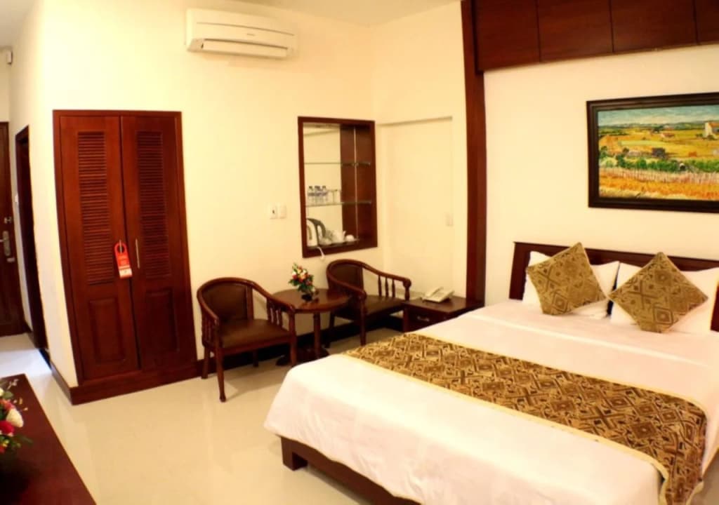 City Hotel 18 Luu Van Lang - photo 2