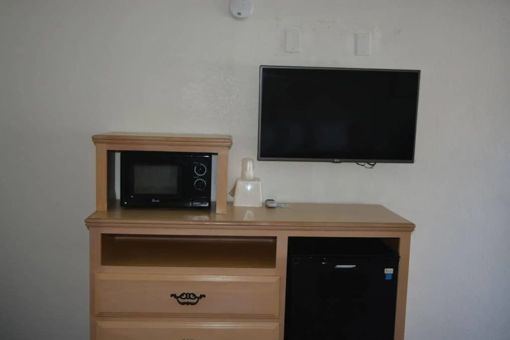 Welcome Inn on Colorado Blvd - photo 16
