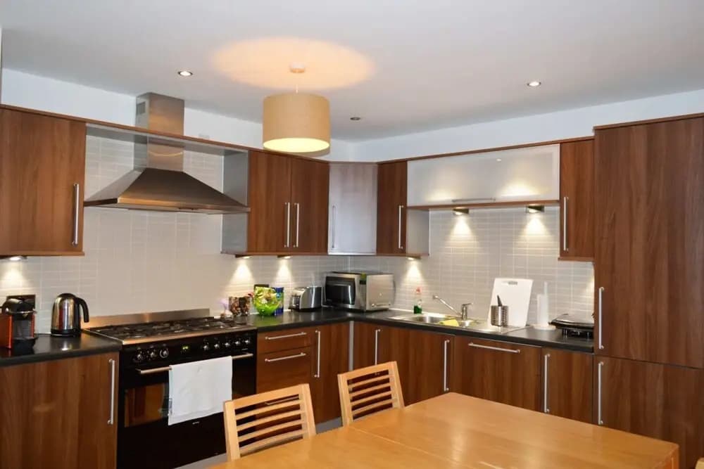 Modern 2 Bedroom Property in Central Edinburgh - photo 10