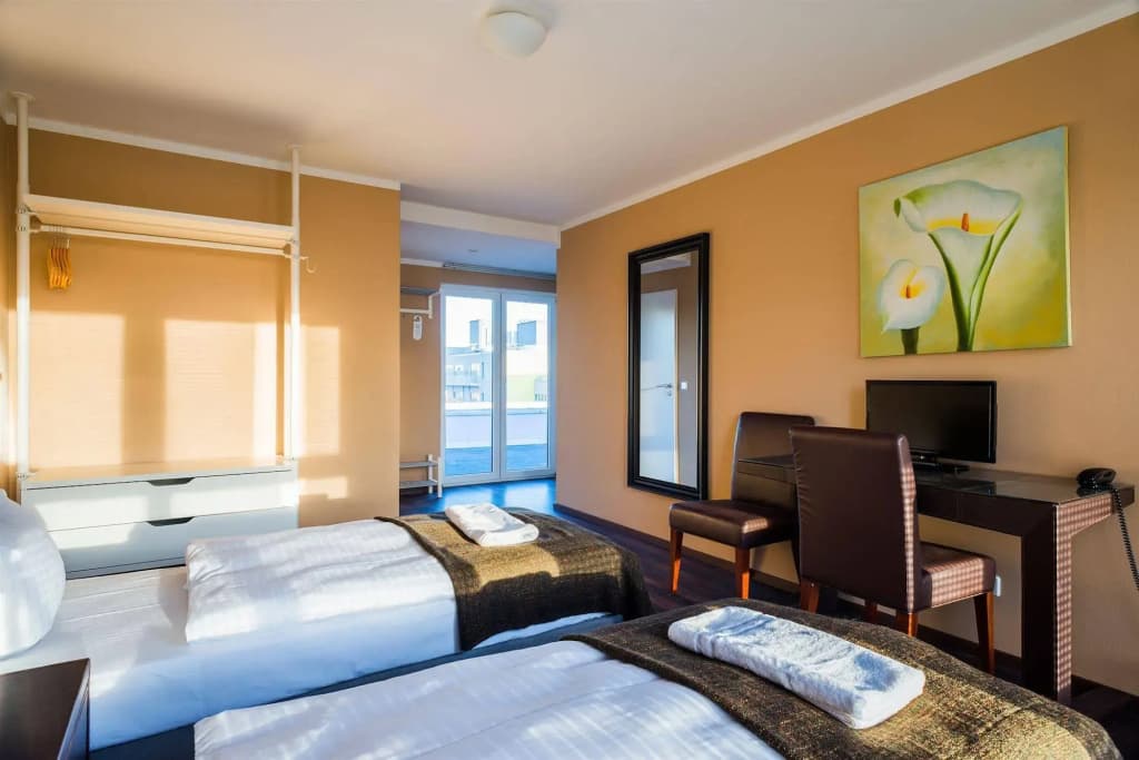 Apple City Hotel - photo 4