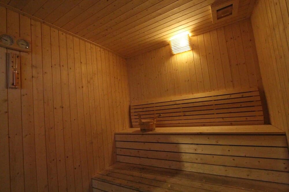 Ian's Majestic Condo - photo 18