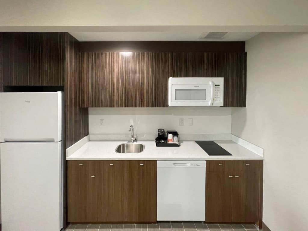 MainStay Suites Bronx - Belmont - photo 12