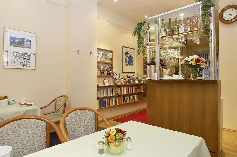 Juncker's Hotel Garni - photo 18