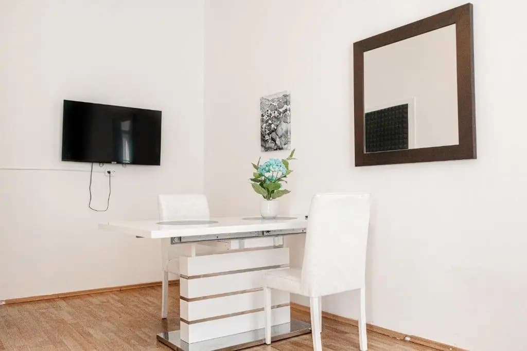 Central 3BR Shared Apartment - Bookable in Lockdown - photo 5
