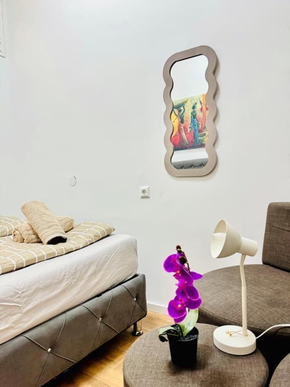 Stylish 9BR Apartment for 18 Guests - photo 39