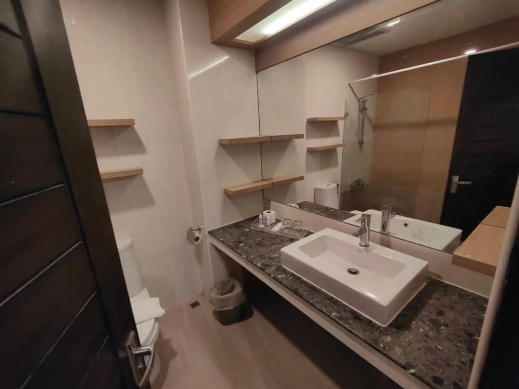 Crystal Suites Suvarnabhumi Airport - photo 7