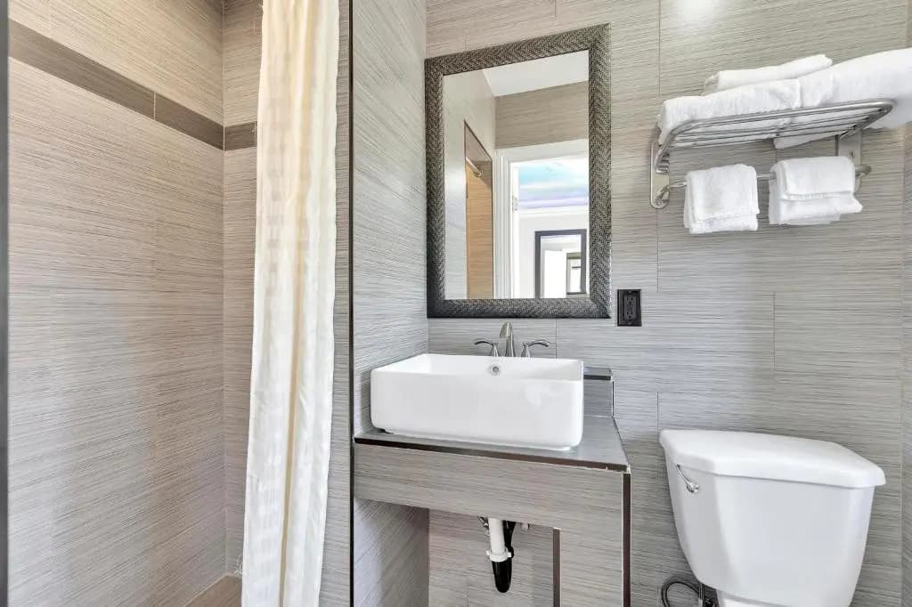 Mid City inn - photo 11