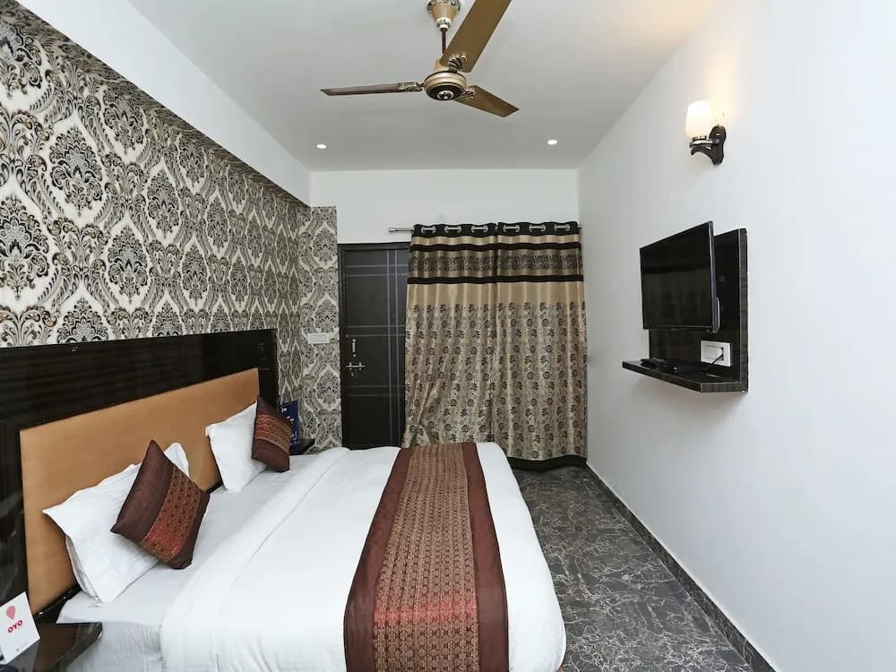 OYO 11405 Hotel Tej Palace - photo 4