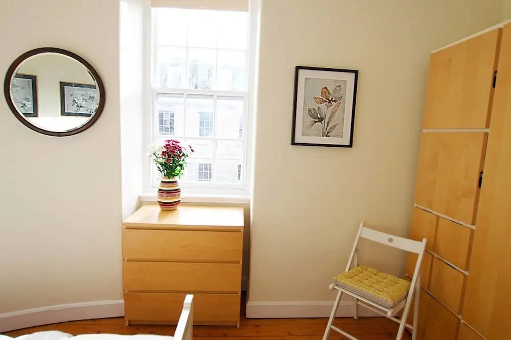 JOIVY Bright New Town 2 bed Apt - 5 Mins to Princes St - photo 6