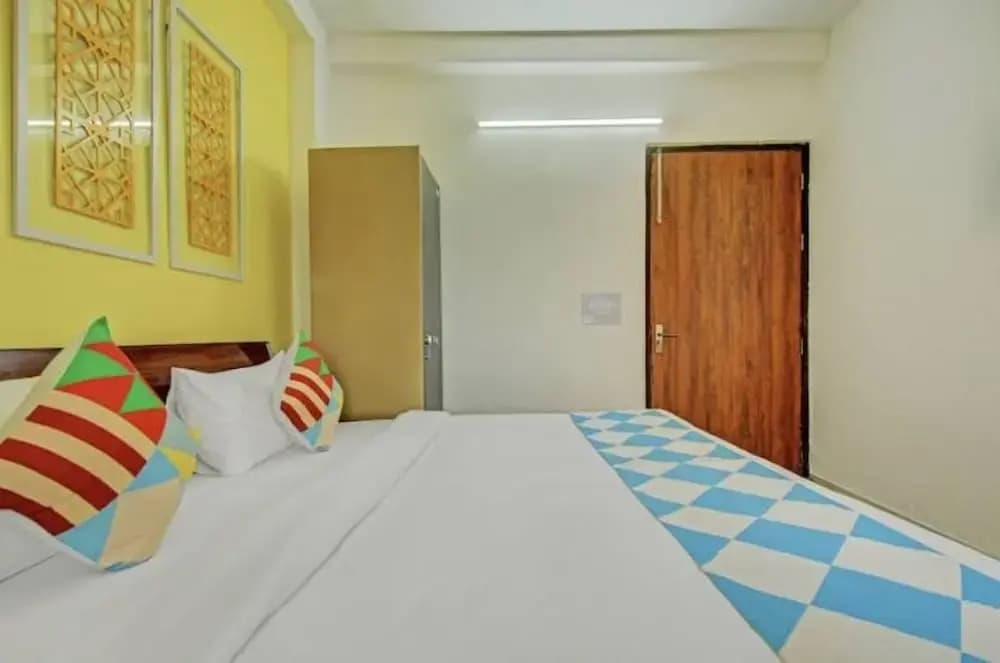 Green Orbit Hotel - photo 12