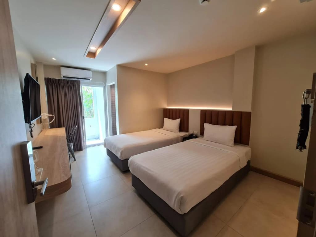 The Phoenix Hotel Bangkok - photo 5