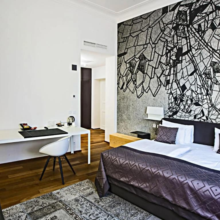 Golden Crown Hotel - photo 31