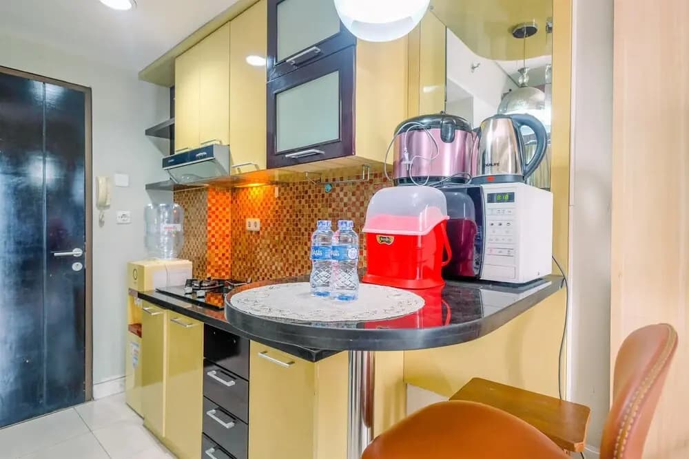 Spacious And Comfy Studio At Tamansari Sudirman Apartment - photo 11