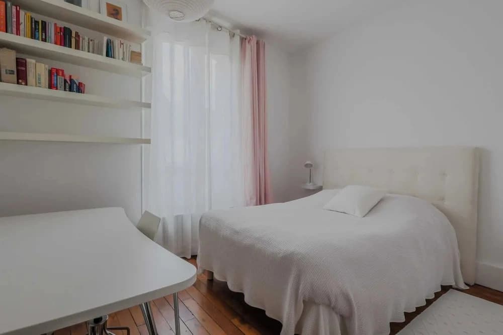 Magnificent Apartment- 2br/4p- Near Sacre-coeur - photo 4