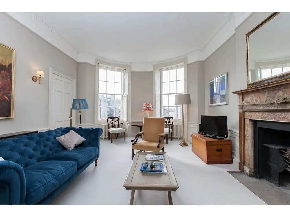Central, Spacious 3BR Edinburgh Flat For 6 - photo 2
