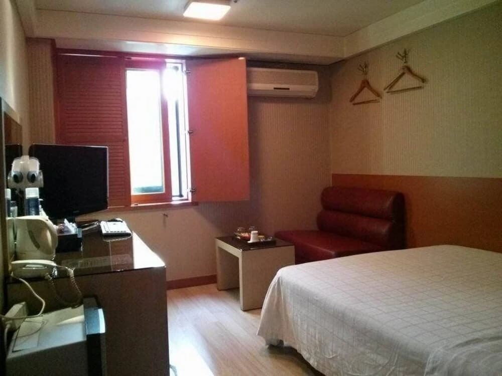 Richmond Hotel - photo 3