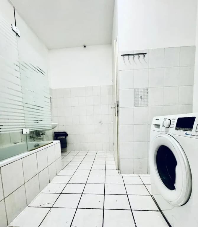 Affordable 4BR Near Stadthalle - photo 23