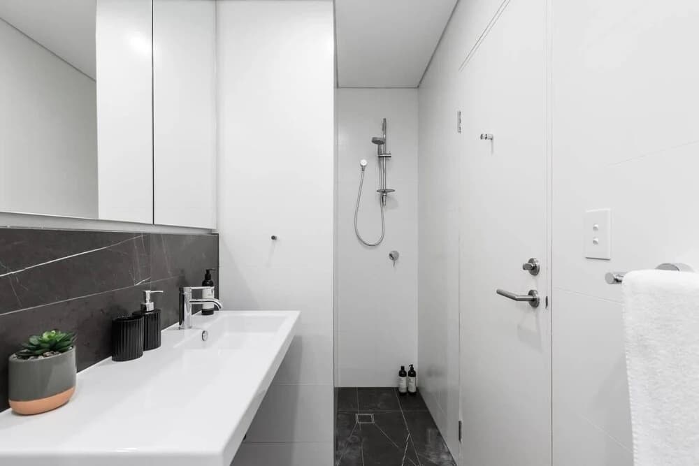 Sydney Townhouse with Parking and Deck - photo 7
