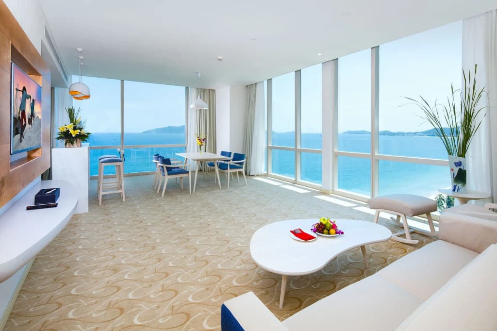 Diamond Bay Hotel - photo 8
