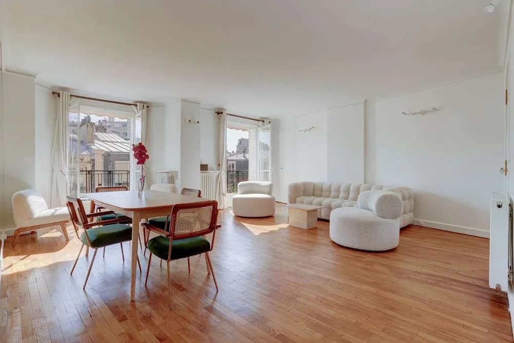 Passy Glow 2BR Home in the 16th Arrondissement - photo 2