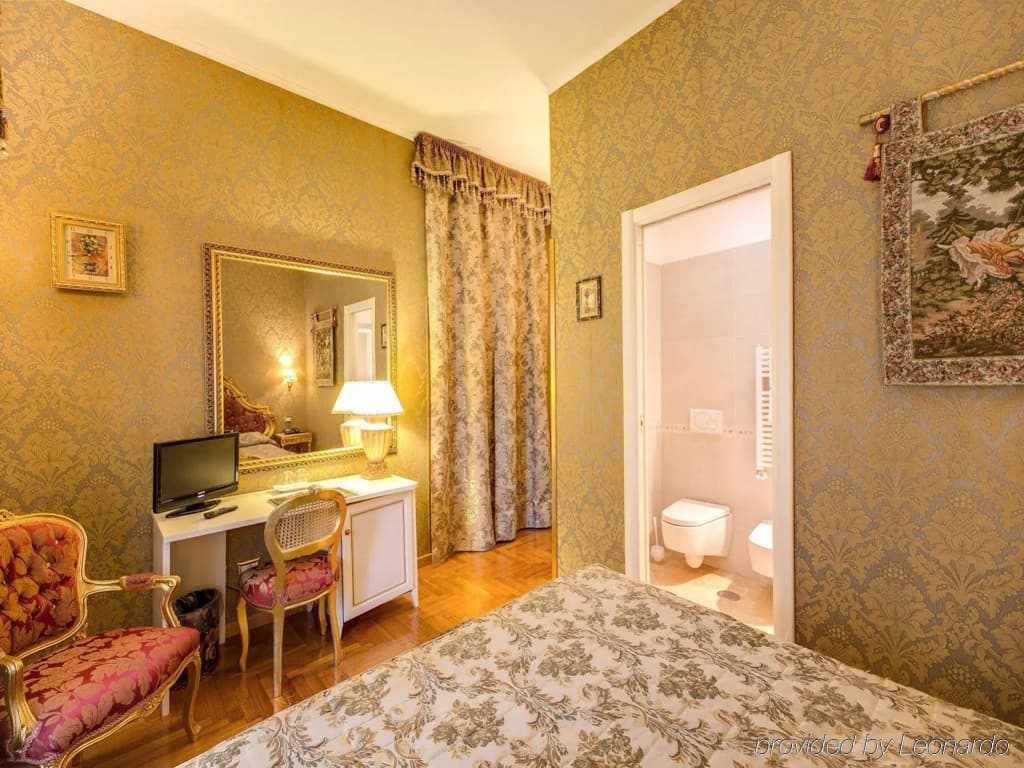 Domus Colosseo Hotel - photo 5