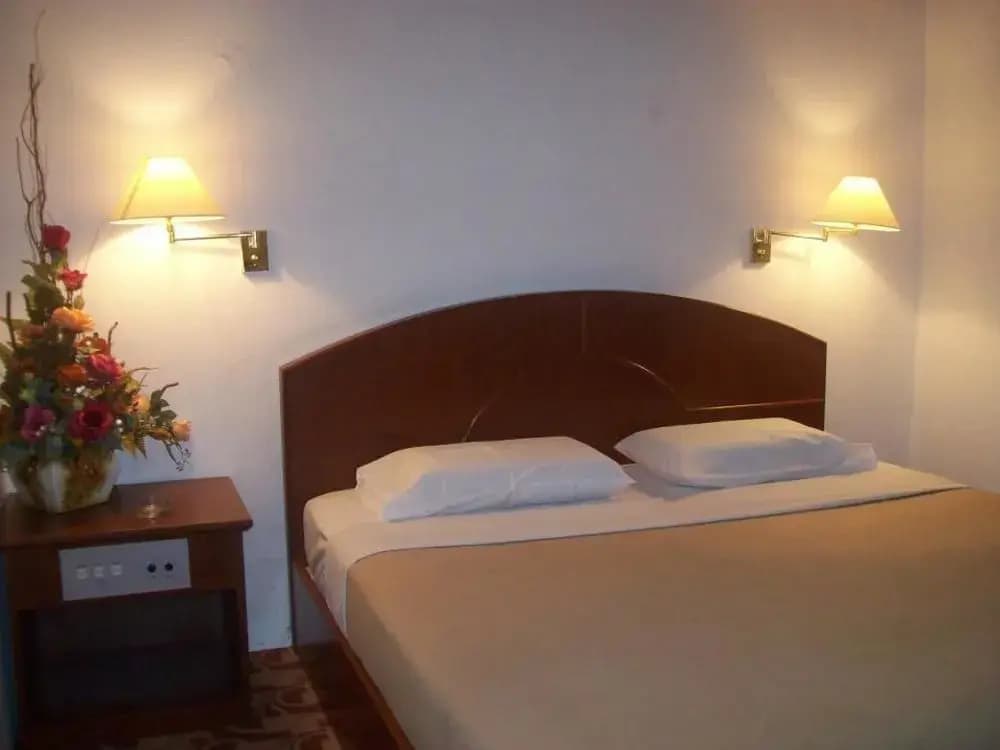 D'Valley Hotel - photo 2
