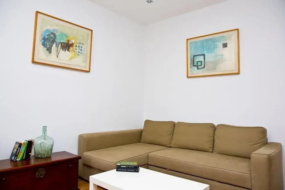 Claris Apartments - photo 4