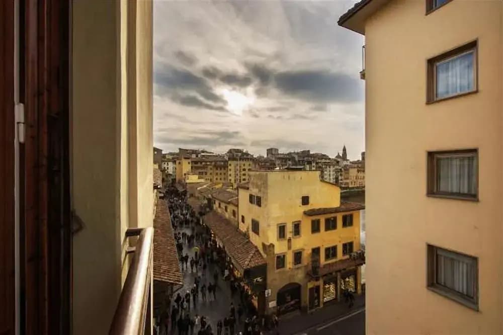 Ponte Vecchio Exclusive Flat - main photo