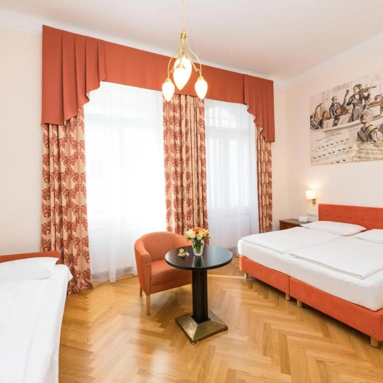 Hotel Johann Strauss - photo 39
