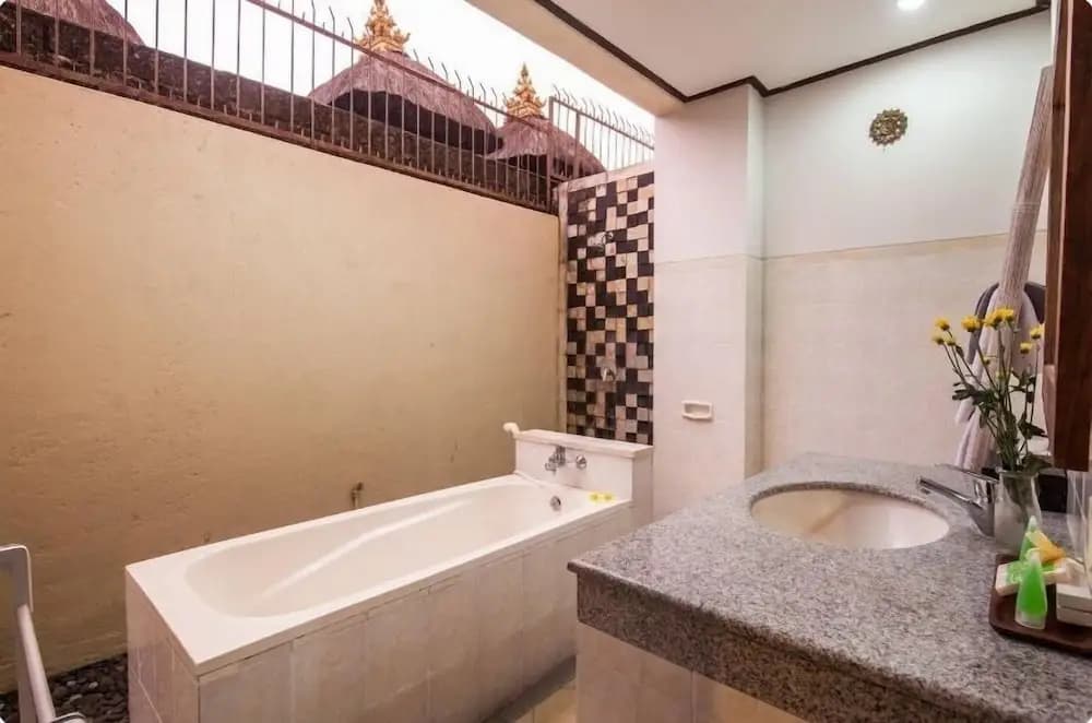 SMV . 4-BR · 4BR Pool Prime Area Walk To Beach N Shops Legian - photo 7