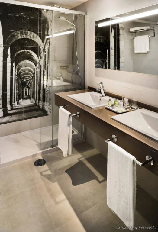 NH Madrid Zurbano - photo 10