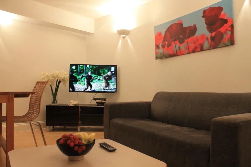 Acorn of London - Crawford House Apartments - photo 3