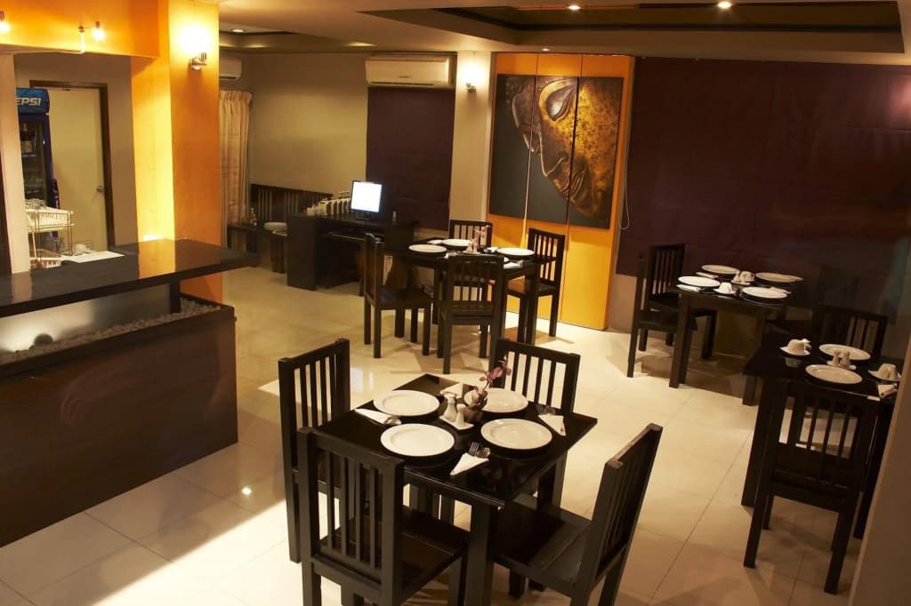 Grand Pinnacle Hotel - photo 12